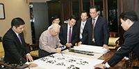 中國(guó)建筑裝飾協(xié)會(huì)三任會(huì)長(zhǎng)李秉仁、張恩樹(shù)、馬挺貴一齊親臨我集團(tuán)調(diào)研指導(dǎo)