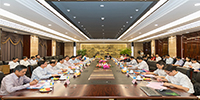 越南共產(chǎn)黨中央委員、奠邊省委書記陳文山攜越南高級考察團到寶鷹集團調(diào)研